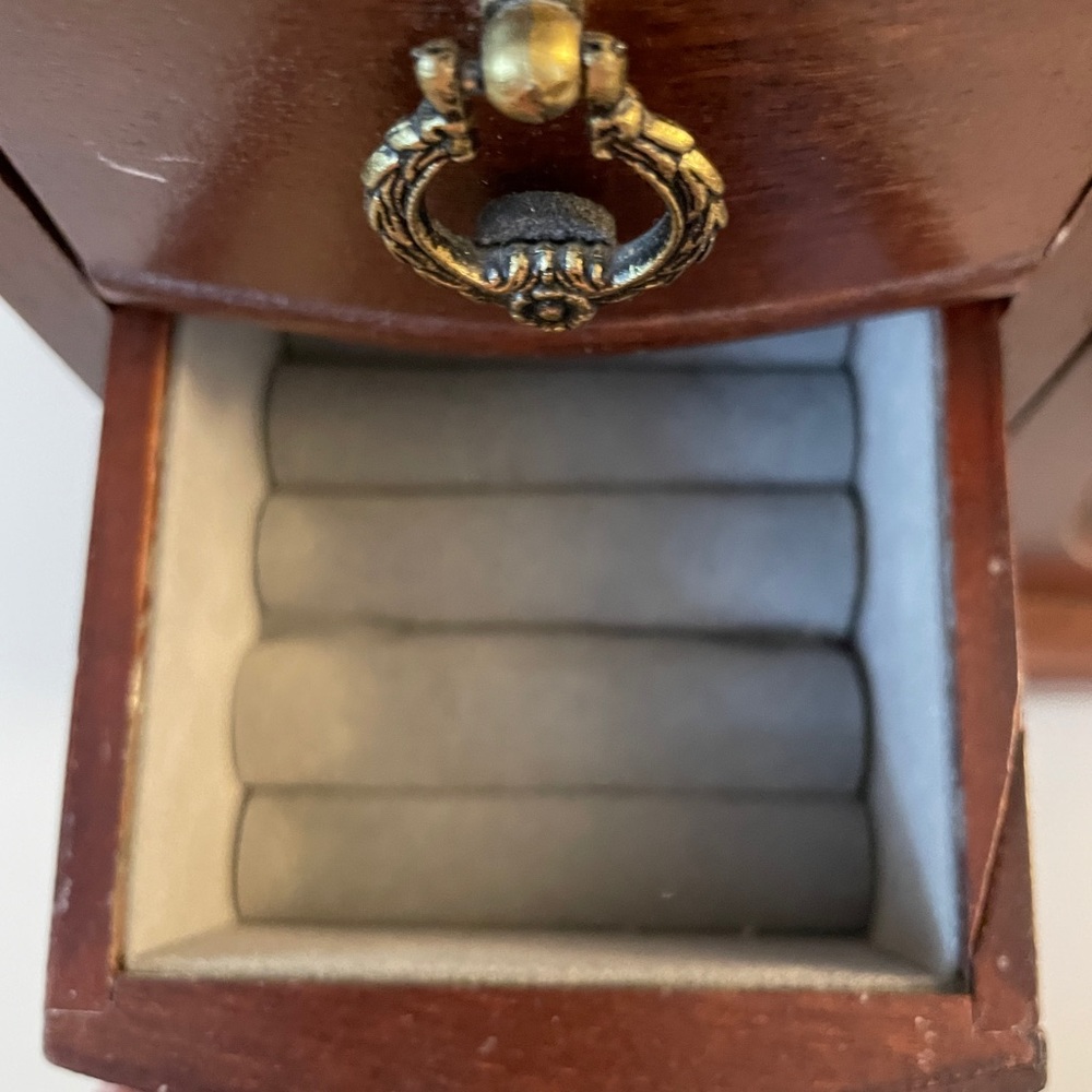 Vintage Wal-Mart Jewelry/Music Box Memories View 4